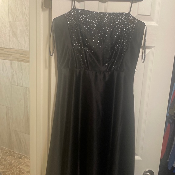 Black formal dress - Picture 1 of 2